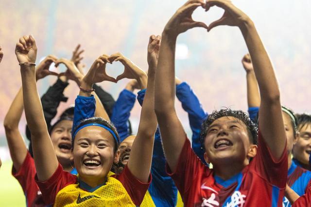 十人国安1-0英博！塞尔吉尼奥角球助攻，拉莫斯抢点头球破门